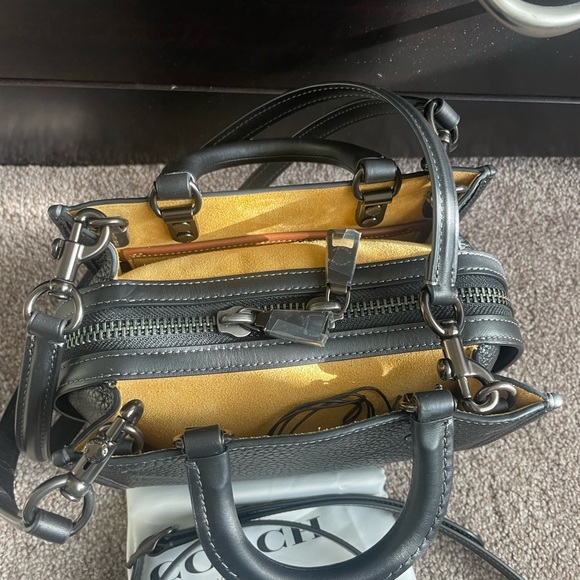 Coach Rogue 20 - Picture 2 of 6